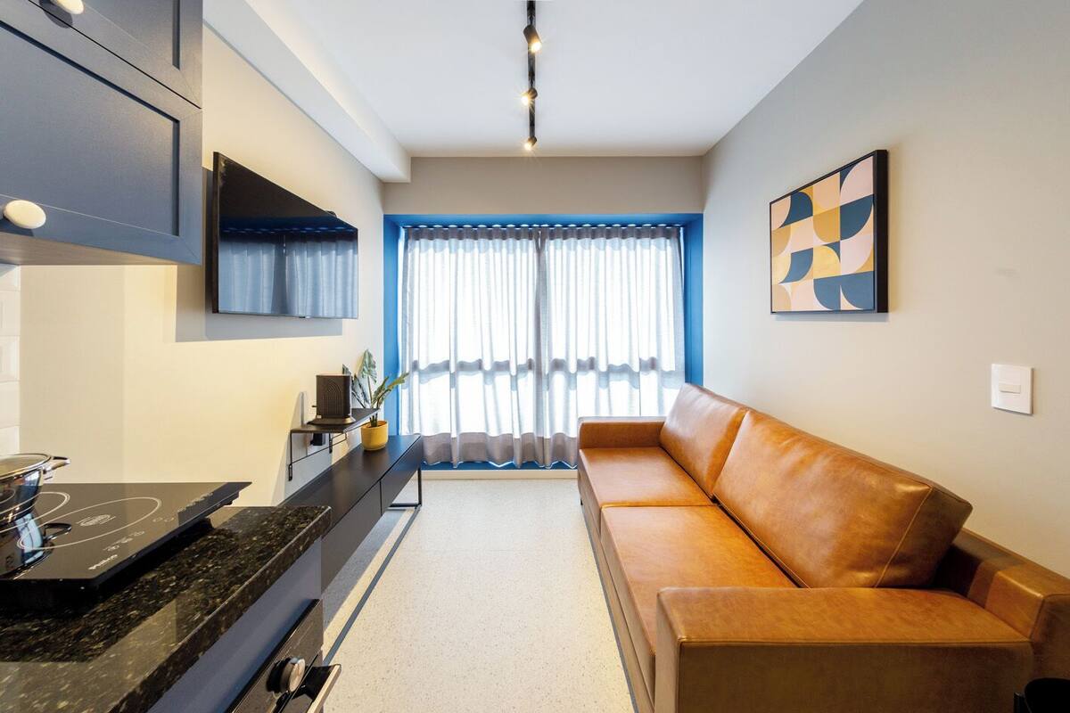 Deluxe Apartment | Premium bedding, desk, laptop workspace, WiFi (free)