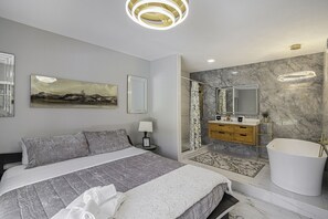 5 bedrooms, iron/ironing board, free WiFi, bed sheets - *New Listing* The Blue Heron (Clearwater)