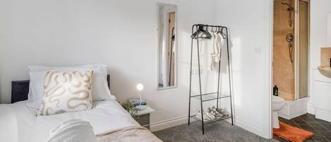 3 bedrooms, iron/ironing board, travel crib, WiFi