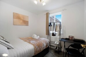 3 chambres, fer et planche à repasser, lit parapluie, Wi-Fi