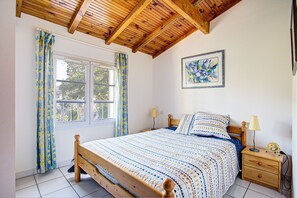 2 chambres, fer et planche à repasser