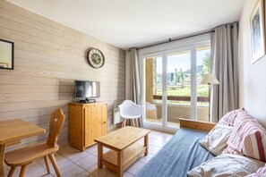 Dvd-spelare och en stereo