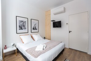 Iron/ironing board, free WiFi, bed sheets - Le Colette - Joli studio en plein centre (Bordeaux)