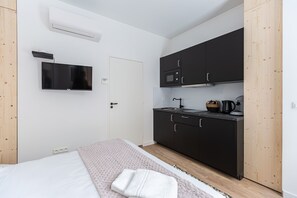 Iron/ironing board, free WiFi, bed sheets - Le Colette - Joli studio en plein centre (Bordeaux)