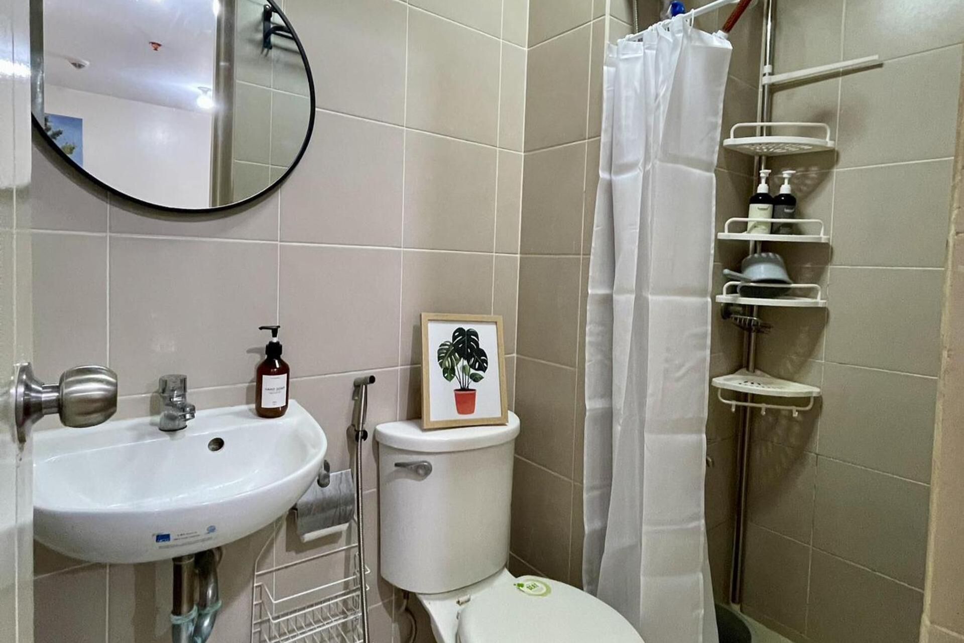 Shower, towels