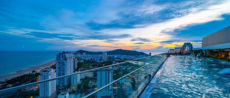 Rooftop pool