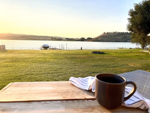 LAKE ESCAPE - Waterfront Property