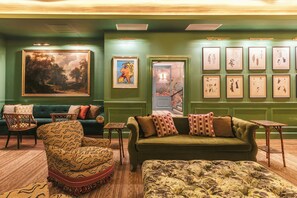 Lobby lounge - Gardiner House (Newport)