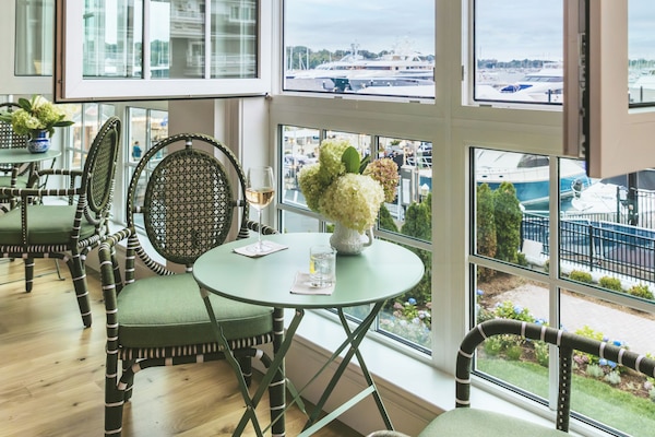 朝食 (オーダー形式)、毎日提供 (有料)