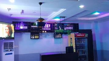 Bar (en la propiedad)