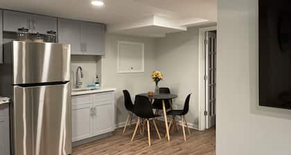 My little place
Cozy Open concept for quiet time.