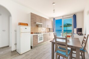 Apartment | Private kitchen | Dishwasher - 3386 Un Sogno sul Mare by Barbarhouse (Salve)