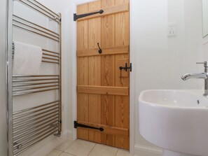 Shower - Mountfield Farm Cottage (Ashford)