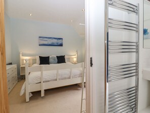 3 bedrooms, individually decorated, individually furnished, free WiFi - Mountfield Farm Cottage (Ashford)