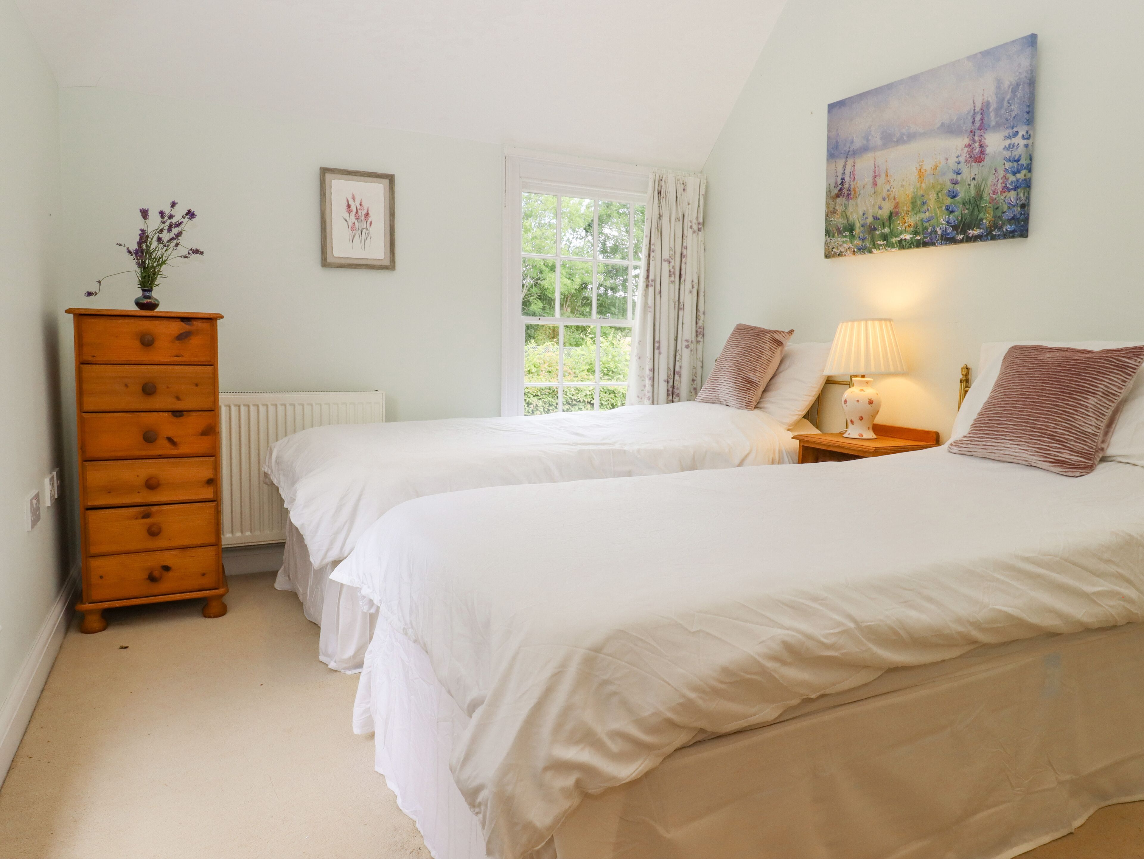 3 bedrooms, individually decorated, individually furnished, free WiFi