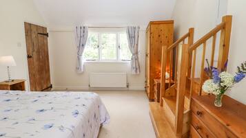 3 bedrooms, individually decorated, individually furnished, free WiFi