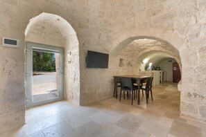 Villa | Esszimmer