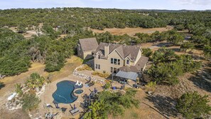 Exterior - Private Hill Country Oasis withprivate pool &event space close to wedding venues (Dripping Springs)