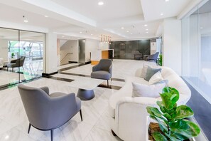 Lobby - Surestay Plus By Best Western Cebu City (Cebu City)