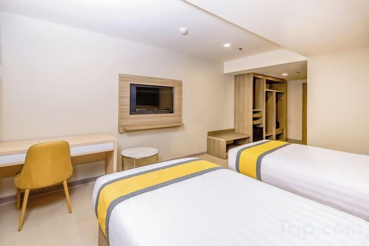 2 Single Beds, Non-Smoking, Superior Room, Mini Bar, Safety Box
