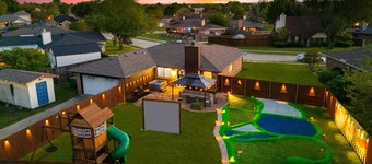 Amber - Hot Tub | Mini Golf | Playset | Game Room!