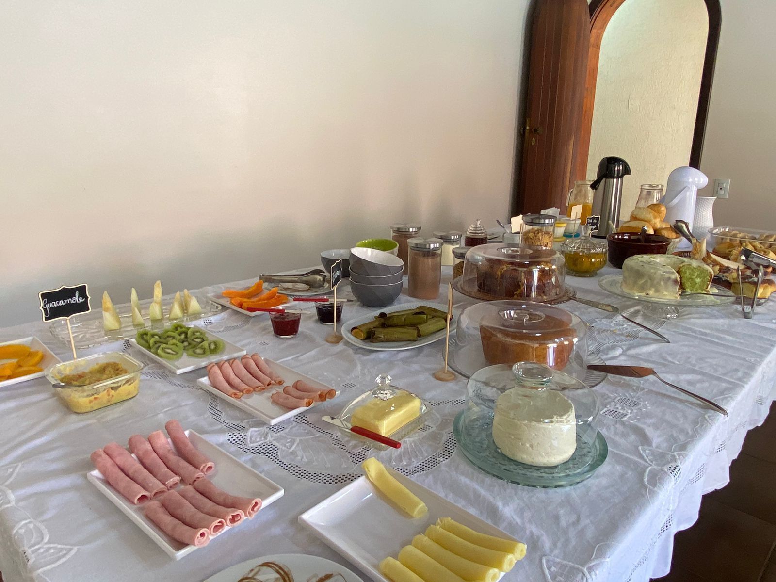 Café da manhã com buffet grátis todos os dias
