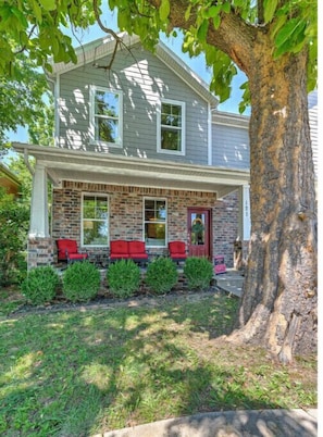 Exterior - Fayetteville Home Luxury Living Walk to University of Arkansas (Fayetteville)