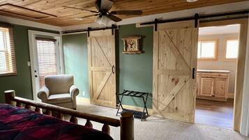 2 bedrooms, in-room safe, travel crib, free WiFi