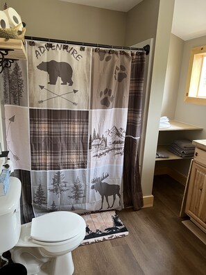 Shower, towels, soap, shampoo - Cozy newly remodeled private home just 10 mins from Ellicottville.  (Franklinville)