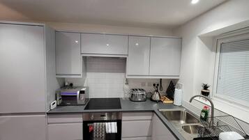 House | Private kitchen | Fridge, microwave, oven, stovetop