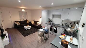 House | Private kitchen | Fridge, microwave, oven, stovetop