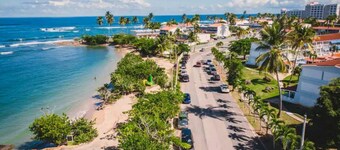 6 guests, 4 min Walk to Private Beach, casino, bowling alley and much more ! 
