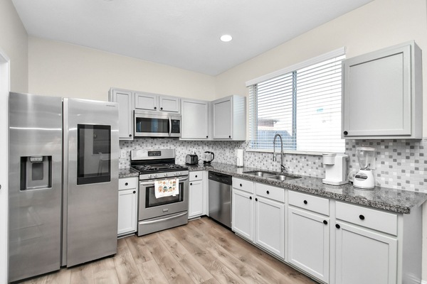 Mikrobølgeovn, ovn, kogeplade, opvaskemaskine