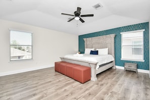 4 bedrooms, desk, iron/ironing board, free WiFi