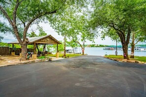 Property grounds - Lakeway oasis (Austin)