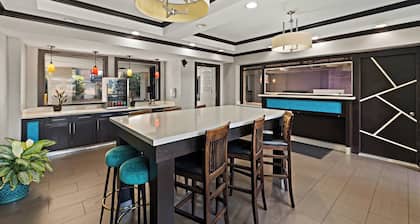 Scottish Inns Austin Downtown