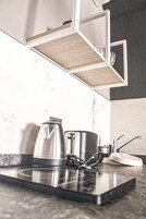 Suíte estúdio | Cozinha privada | Frigobar, micro-ondas, cooktop, cafeteira/chaleira