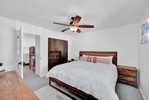 2 Schlafzimmer, Bügeleisen/Bügelbrett, kostenloses WLAN, Bettwäsche