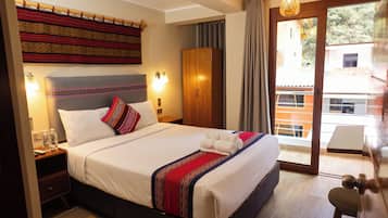 Superior-Doppelzimmer, Bergblick | Schreibtisch, Bügeleisen/Bügelbrett, kostenloses WLAN