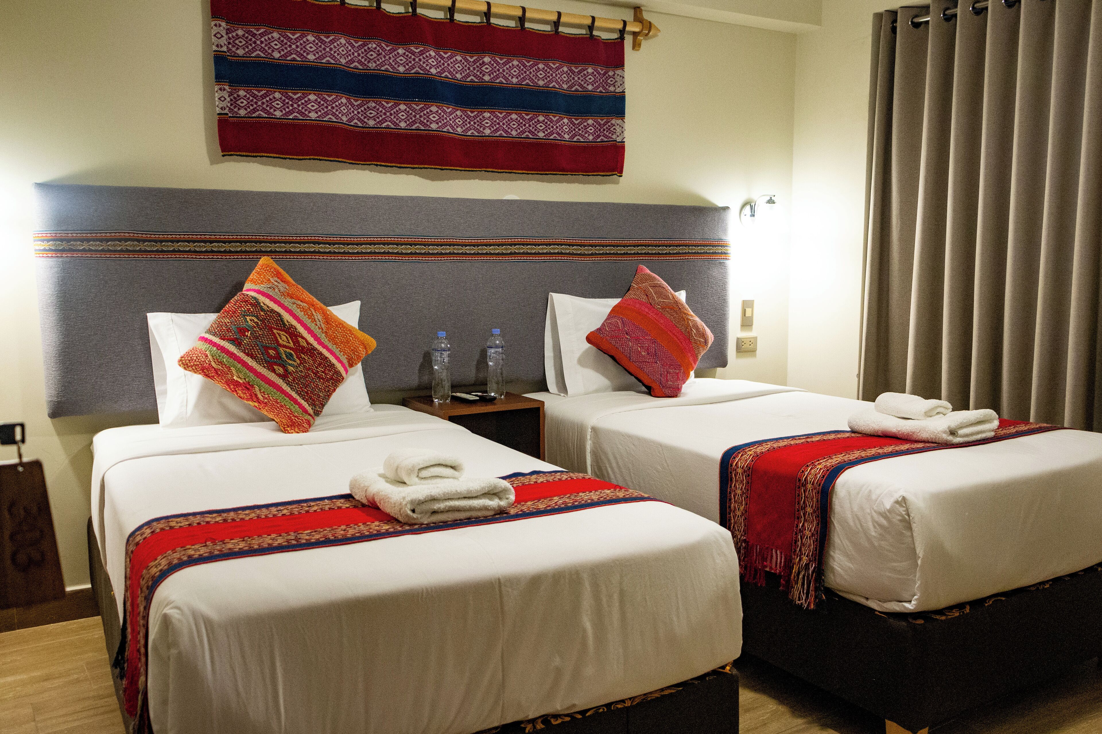 Chambre Standard Double ou avec lits jumeaux | Bureau, fer et planche à repasser, Wi-Fi gratuit