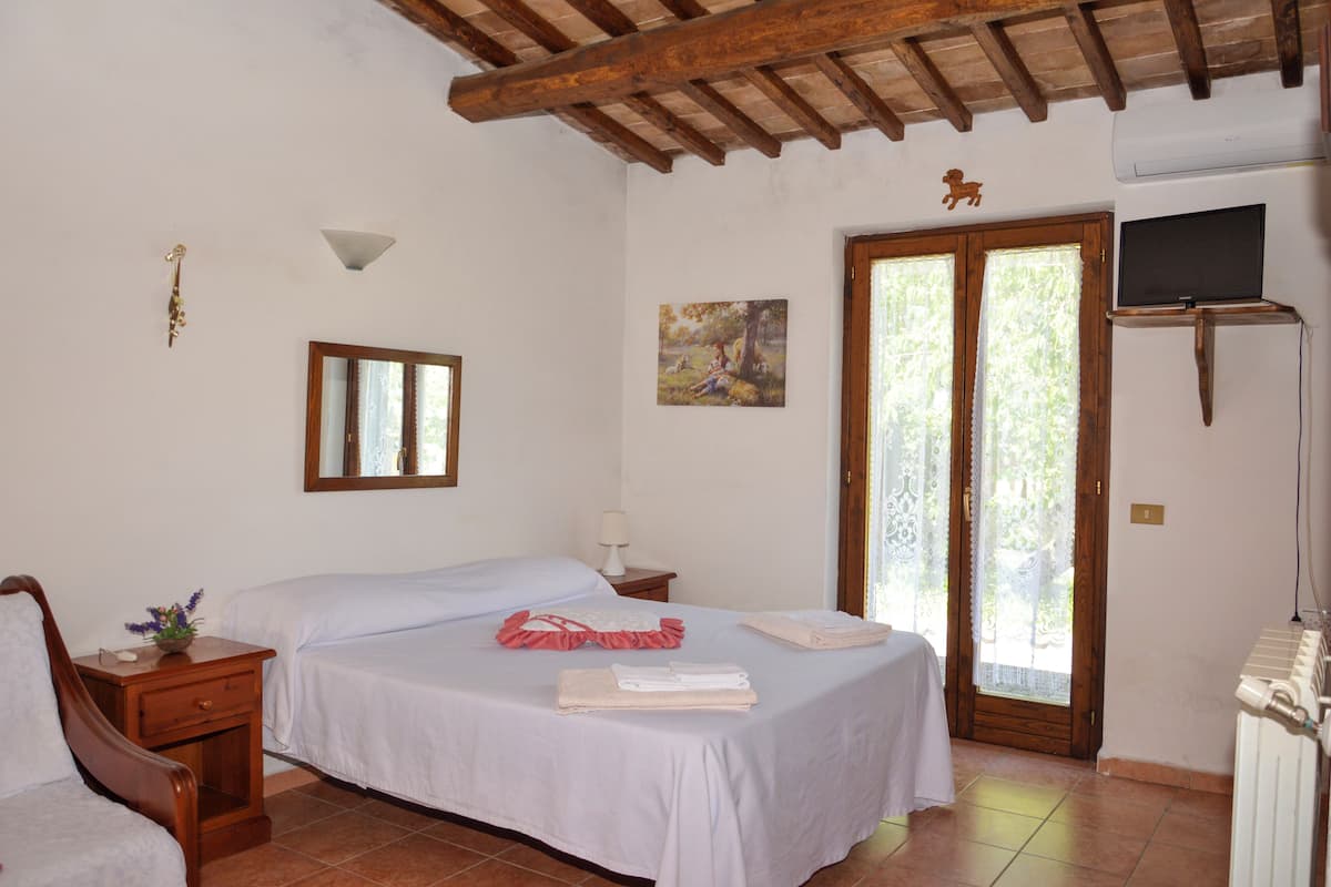 Traditional Stüdyo | 1 yatak odası, masa, ücretsiz kablosuz İnternet