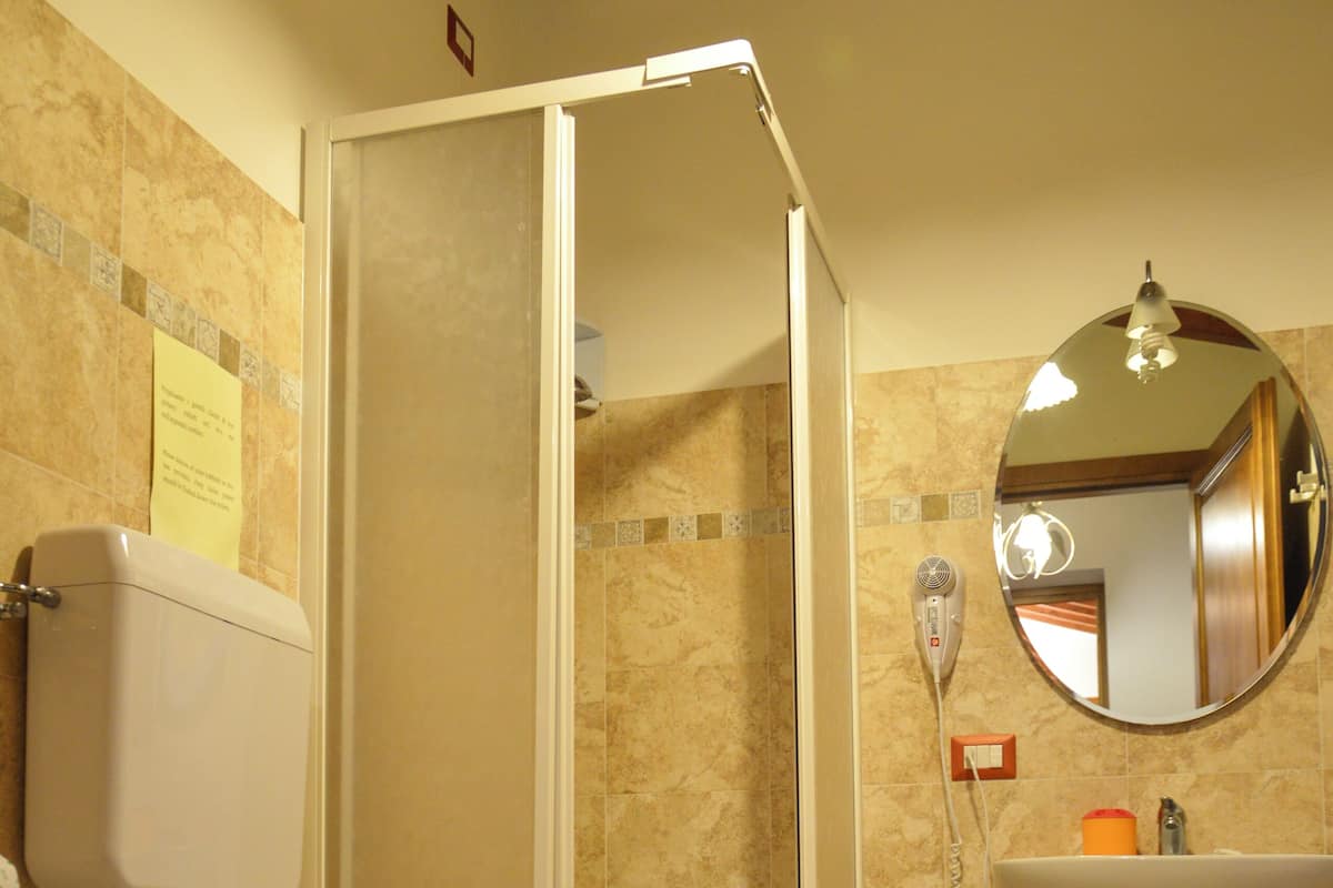 Traditional Oda | Banyo | Ücretsiz banyo/kozmetik ürünleri, saç kurutma makinesi