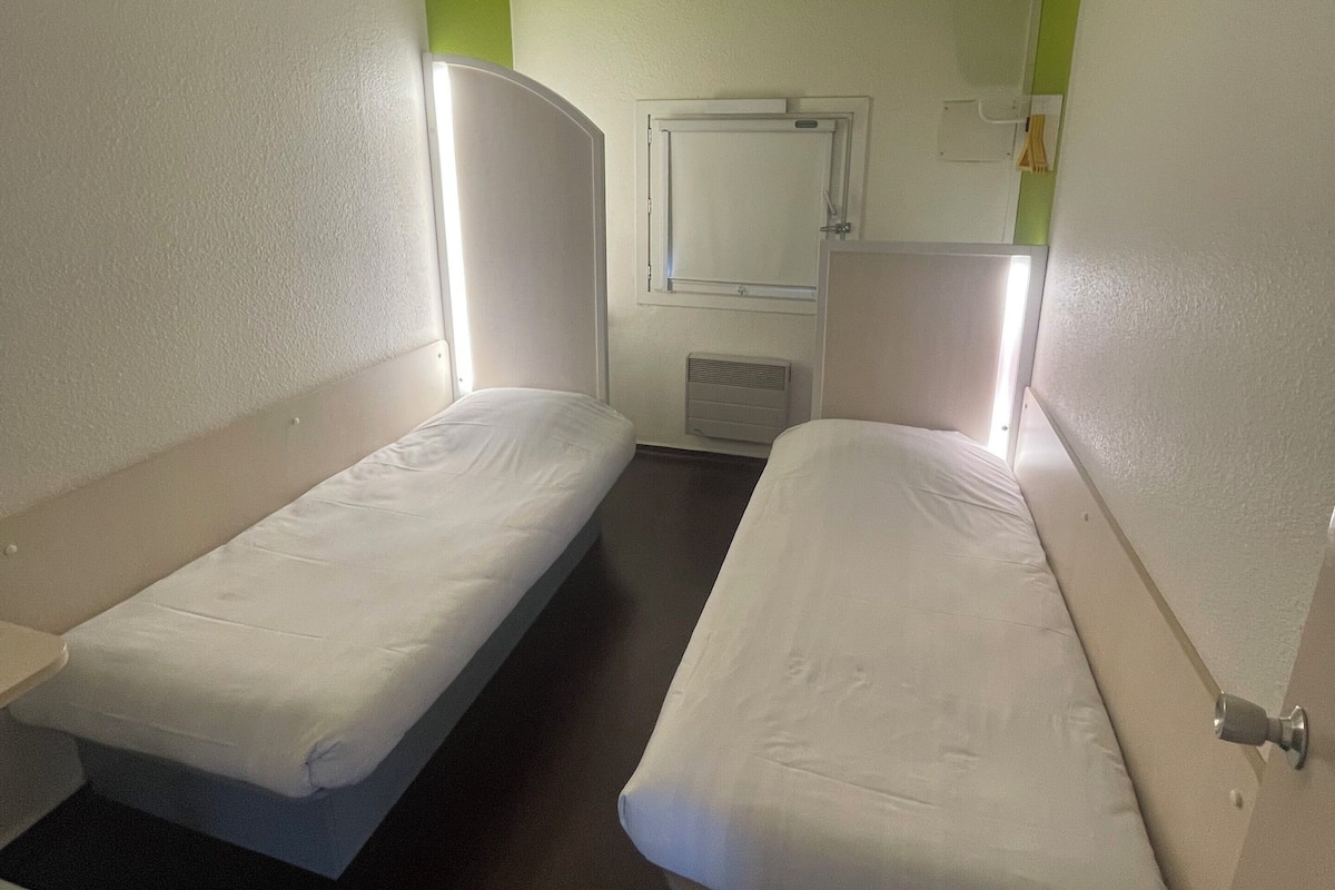 Standard Room, 2 Twin Beds | 1 bedroom, free WiFi
