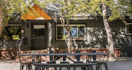 Shasta View Lodge - Cabin 8