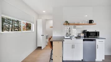 Fridge, microwave, coffee/tea maker, electric kettle