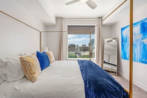 1 soveværelse, skrivebord, strygejern/strygebræt, weekendseng