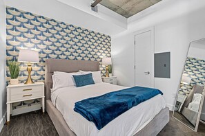 1 Schlafzimmer, Schreibtisch, Bügeleisen/Bügelbrett, Reisekinderbett