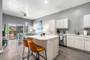 Interior - Penthouse Apt - PoolGymHotTubPkg - View! (Salt Lake City)
