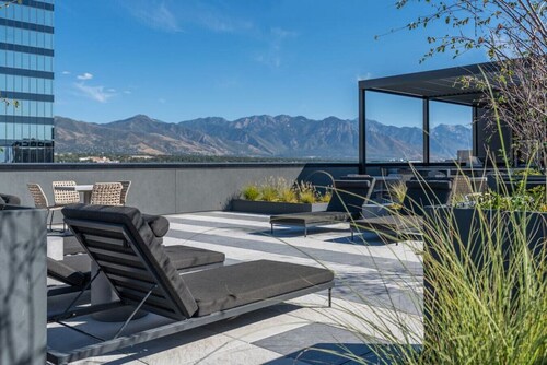 Prime location - downtown SLC apt - ALL NEW