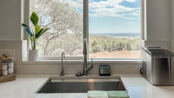 Micro-ondes, four, plaque de cuisson, lave-vaisselle